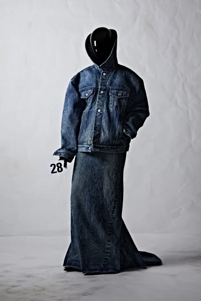 Look 28